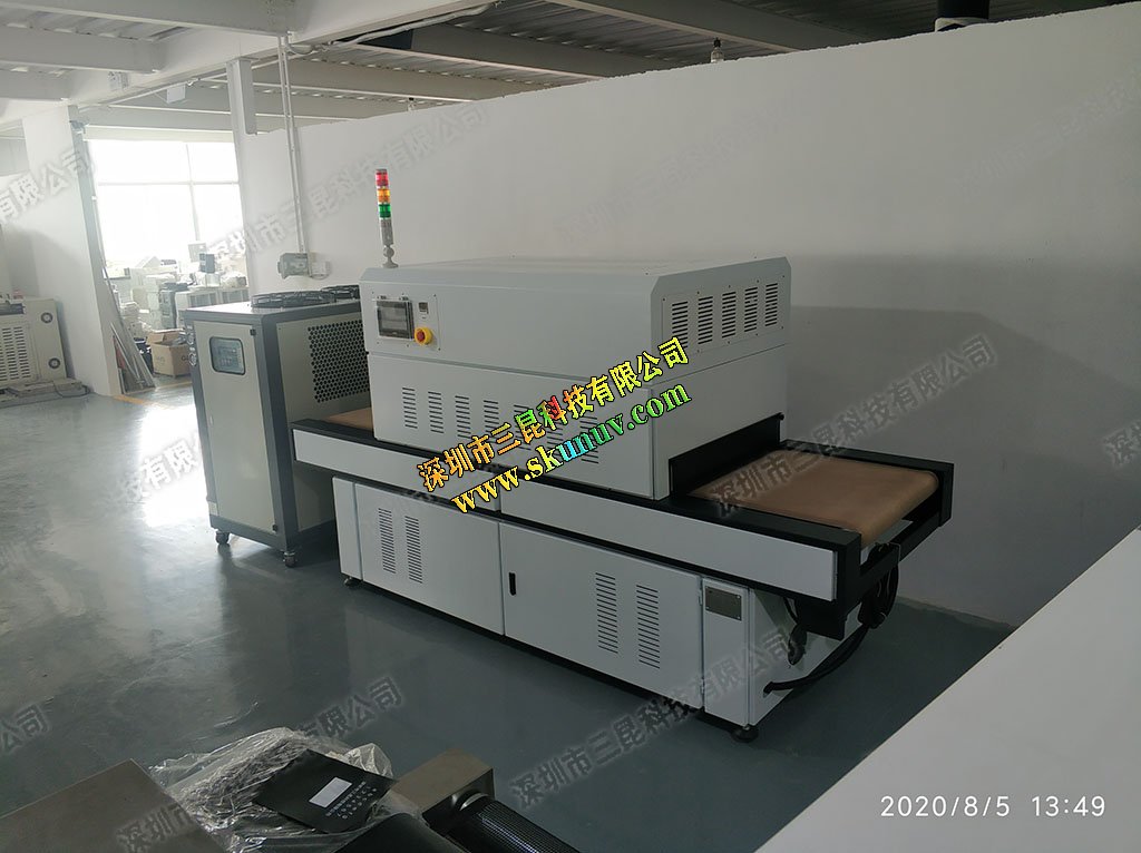 家具塗料固化機製造商告訴膠印uv油墨印刷應用程序的特點